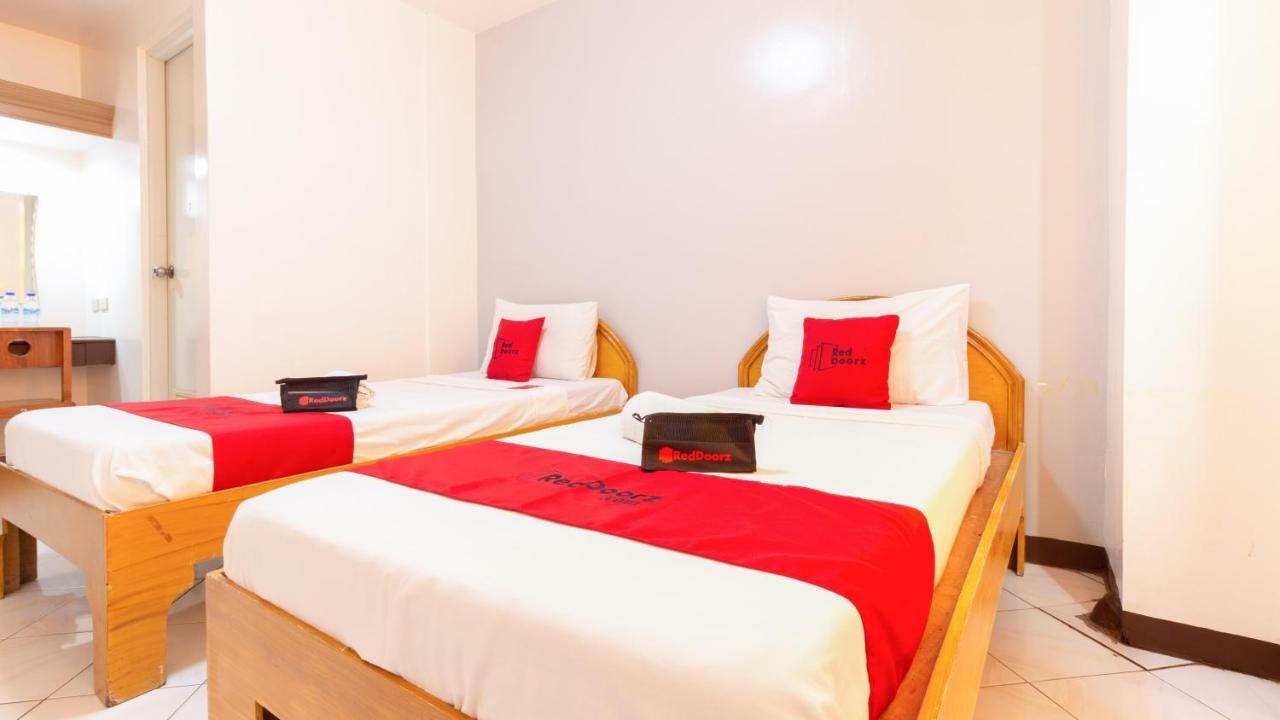 Reddoorz @ Paterno Street Tacloban Hotel Kültér fotó