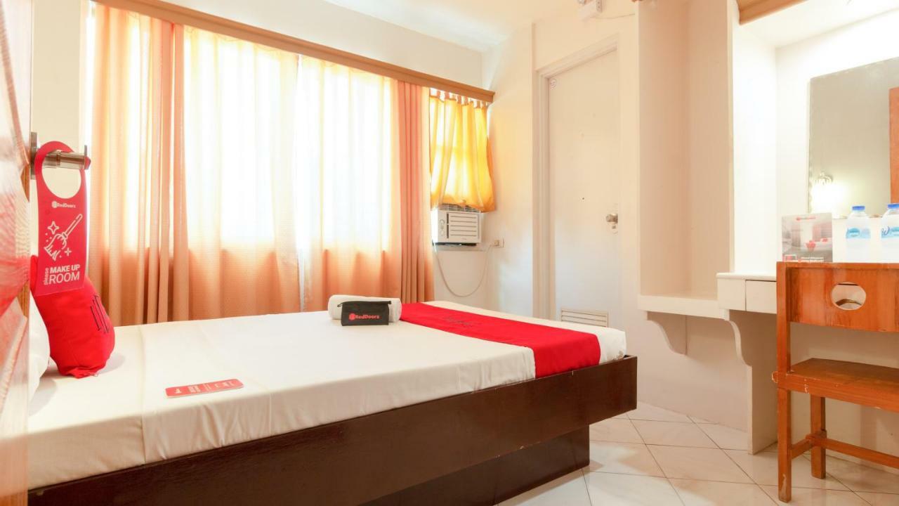 Reddoorz @ Paterno Street Tacloban Hotel Kültér fotó