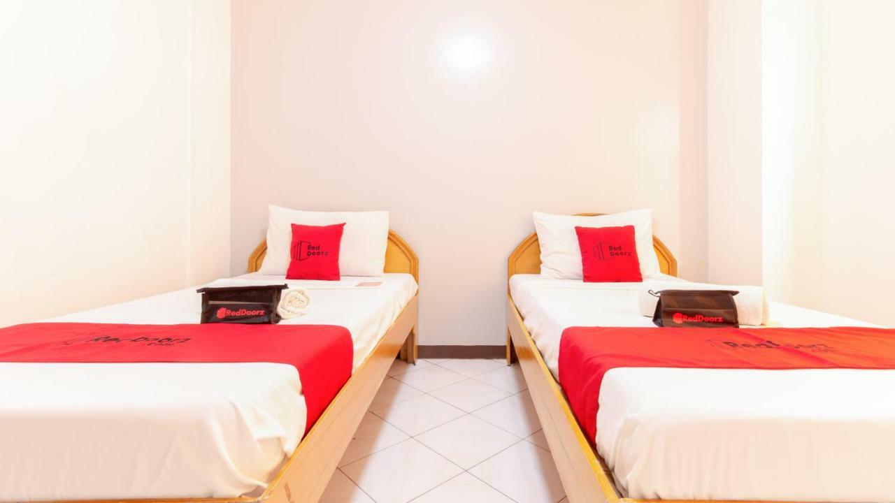 Reddoorz @ Paterno Street Tacloban Hotel Kültér fotó